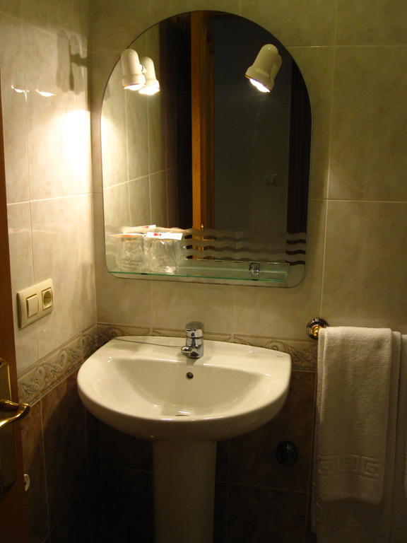 Pension Argueelles Ribadesella Room photo